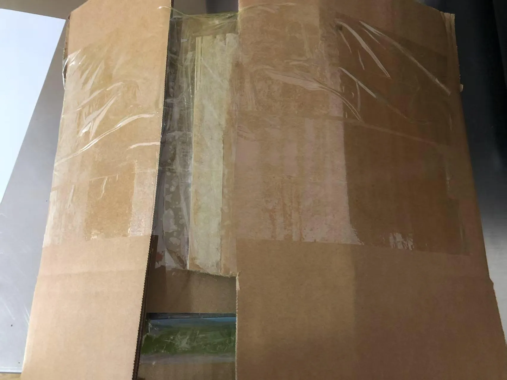 Pokrok v odosielaní prenosných detských nálepiek do Ugandy