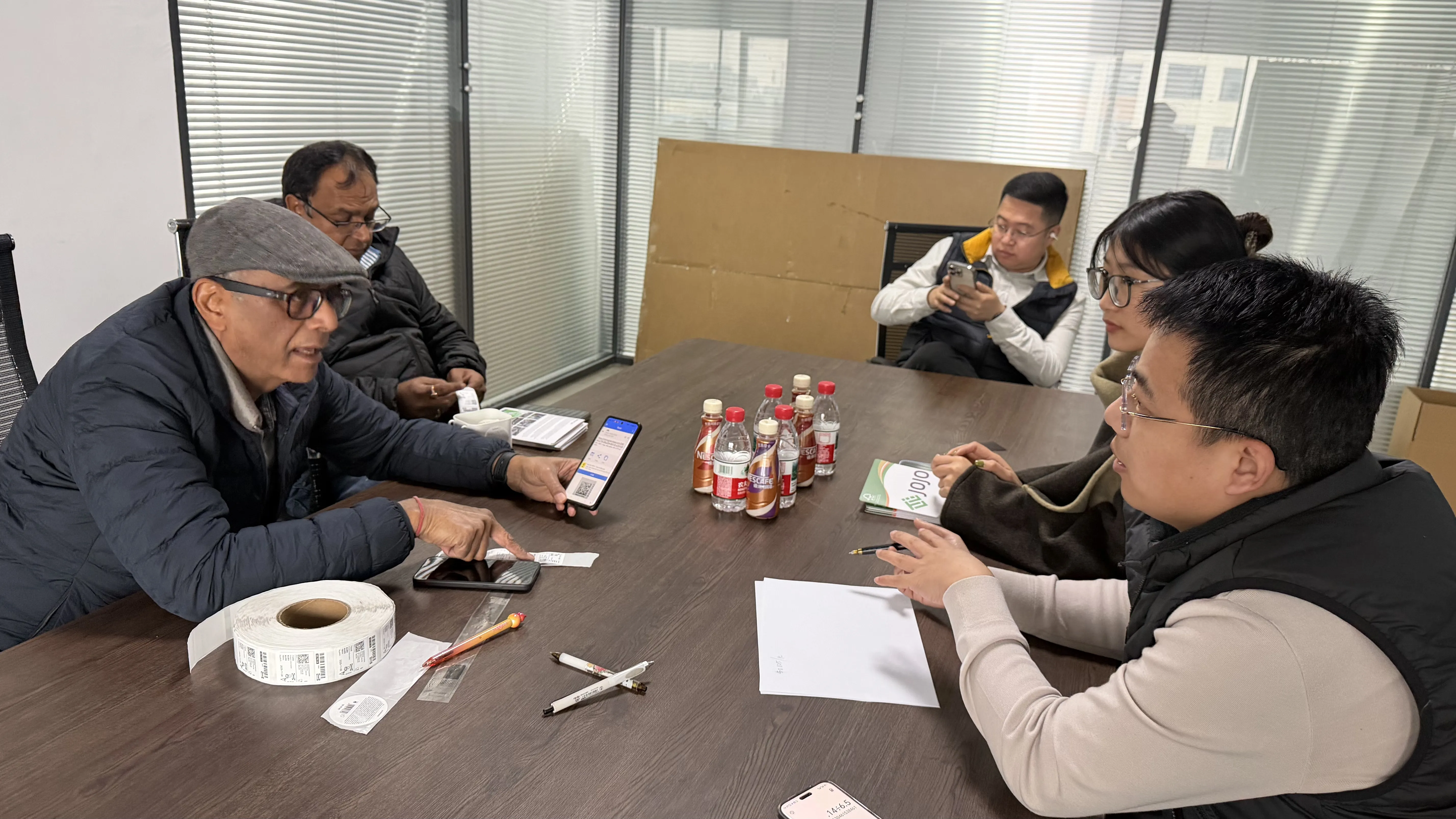 Srdečne vítame zákazníkov, aby navštívili našu továreň