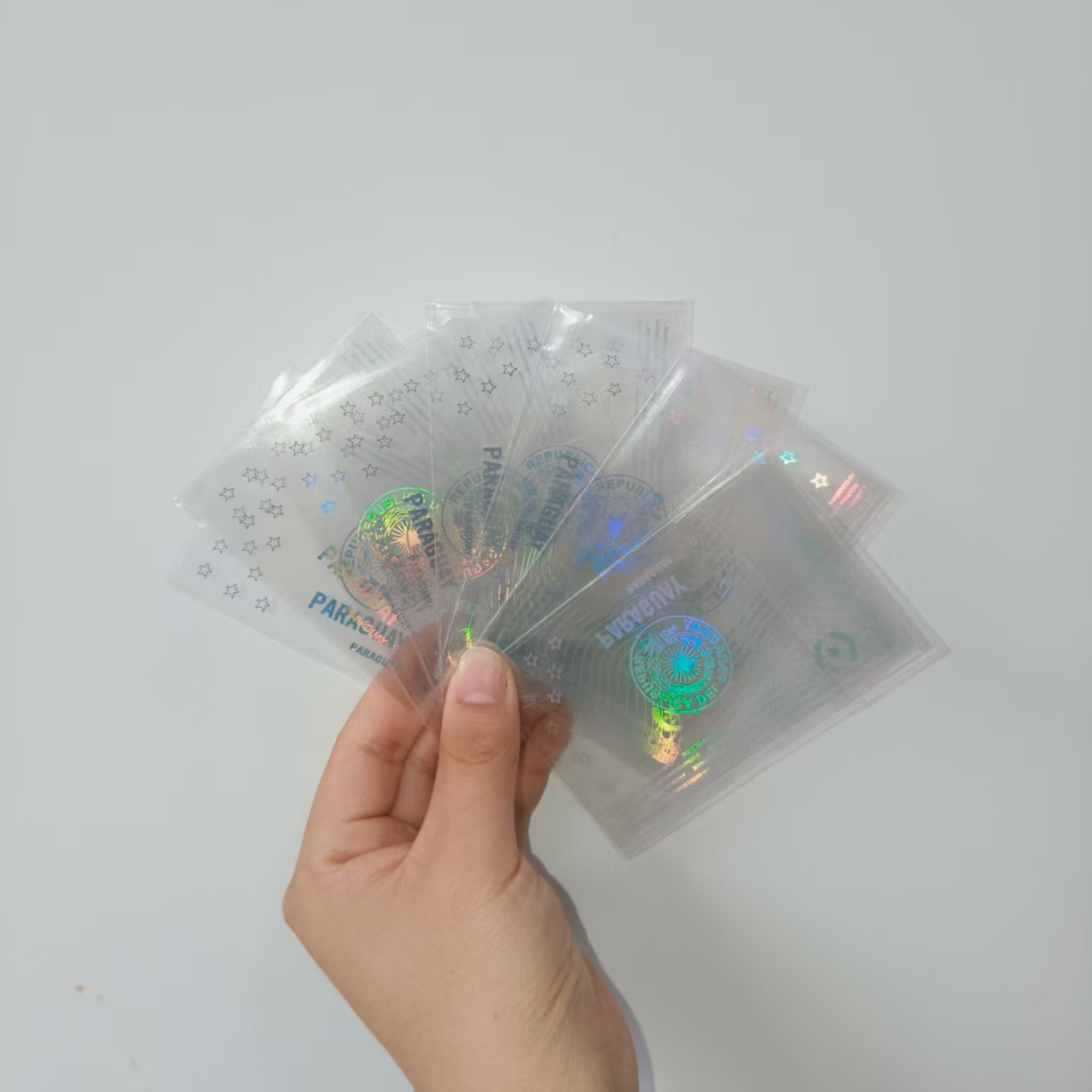 Priehľadné nálepky na hologramové karty